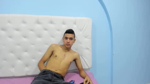 Snapshot of maximuss_19 chatting on 01.04.25 Maximus online show from 01.04.25