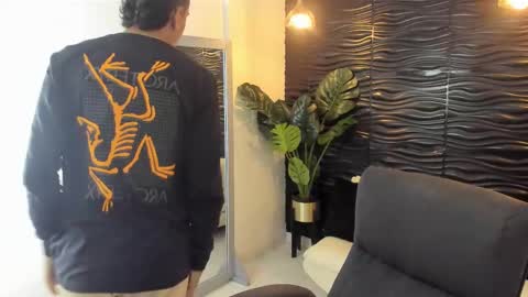 Snapshot of maximuss_19 chatting on 01.06.25 Maximus online show from 01.06.25