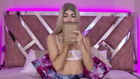 Maxi Rogers online show from 05.04.26