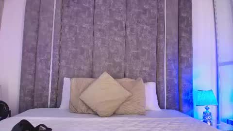 Maxi Rogers online show from 06.26.26