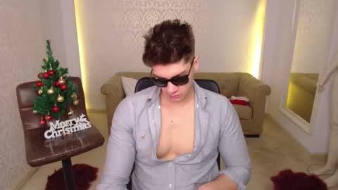 MaxKaiden online show from 12.21.25