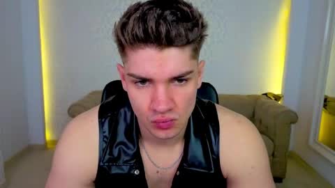 MaxKaiden online show from 04.25.26
