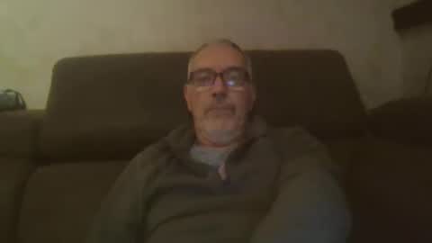 Snapshot of maxou569 chatting on 11.01.25 maxou569 online show from 11.01.25