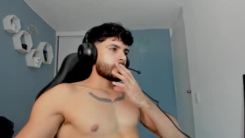 Snapshot of maxtowers chatting on 03.06.26 Maxi online show from 03.06.26