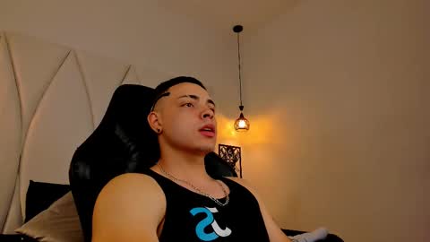 MAX online show from 02.04.25