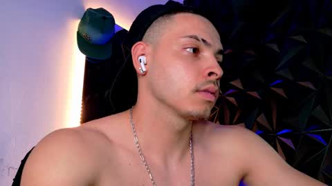 MAX online show from 10.05.25