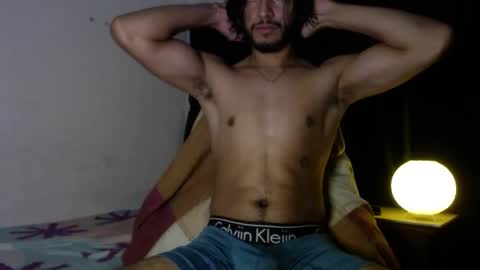 Snapshot of maxximus_10 chatting on 01.04.25 maxximus_10 online show from 01.04.25