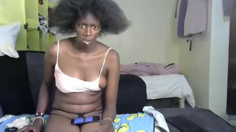 maxxinepetite online show from 02.16.25