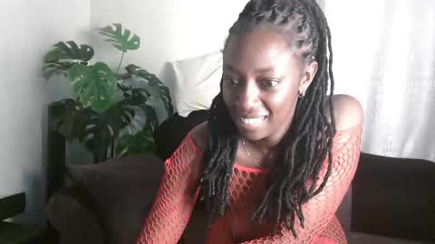 maxxinepetite online show from 09.12.25