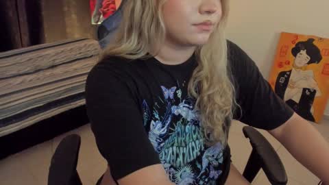 Snapshot of maxxxine_ chatting on 12.16.24 Maxine Minx online show from 12.16.24