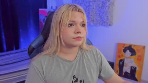 Snapshot of maxxxine_ chatting on 12.31.24 Maxine Minx online show from 12.31.24