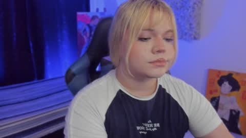 Snapshot of maxxxine_ chatting on 01.04.25 Maxine Minx online show from 01.04.25