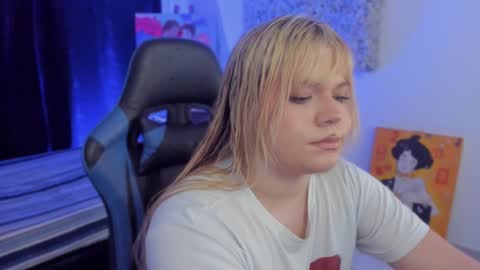 Snapshot of maxxxine_ chatting on 01.06.25 Maxine Minx online show from 01.06.25