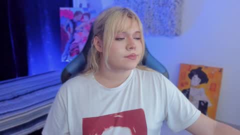 Snapshot of maxxxine_ chatting on 01.06.25 Maxine Minx online show from 01.06.25