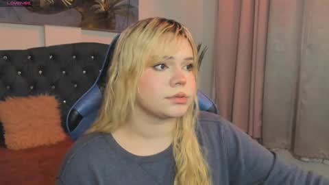 Snapshot of maxxxine_ chatting on 02.03.25 Maxine Minx online show from 02.03.25