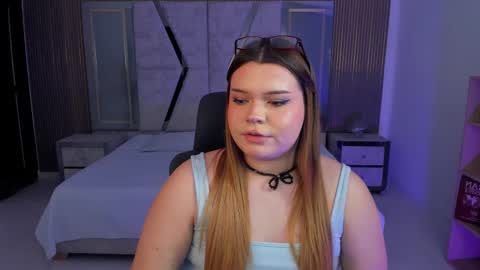 Snapshot of maxxxine_ chatting on 10.10.25 Maxine Minx online show from 10.10.25