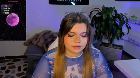 Snapshot of maxxxine_ chatting on 11.15.25 Maxine Minx online show from 11.15.25