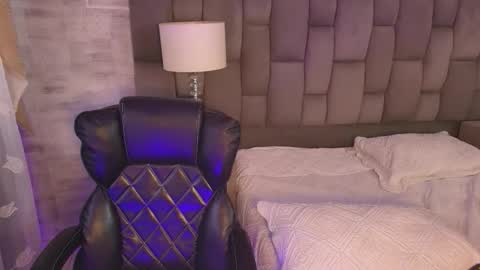 Snapshot of maxxxine_ chatting on 11.16.25 Maxine Minx online show from 11.16.25