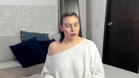 Victoria online show from 12.30.24