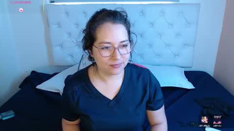 Snapshot of may_bloom chatting on 02.08.26 May online show from 02.08.26