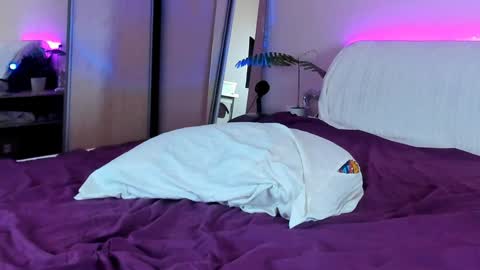 Snapshot of may_fl0wer chatting on 01.31.25 May Flower online show from 01.31.25