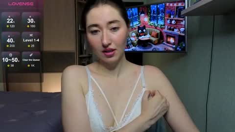 Snapshot of may_may_moon chatting on 01.05.26 may_may_moon online show from 01.05.26