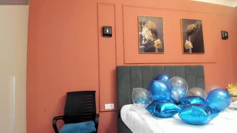 Mia online show from 03.11.25