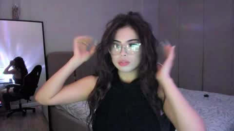 Mia online show from 01.15.26