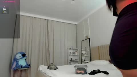 Mia online show from 04.23.26