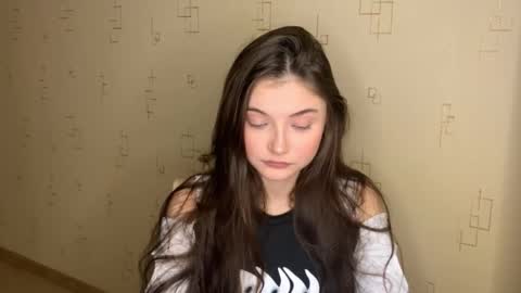 Snapshot of may_rollins chatting on 11.08.25 may online show from 11.08.25