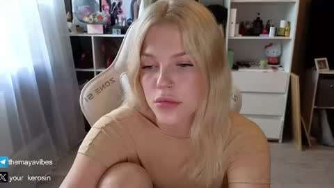 Snapshot of maya_blonde18 chatting on 06.27.26 Maya online show from 06.27.26