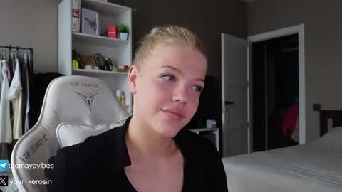 Snapshot of maya_blonde18 chatting on 06.29.26 Maya online show from 06.29.26