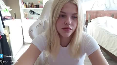 Snapshot of maya_blonde18 chatting on 07.17.26 Maya online show from 07.17.26