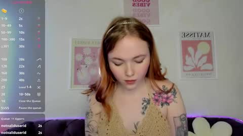 Snapshot of maya_light chatting on 01.28.25 Maya online show from 01.28.25