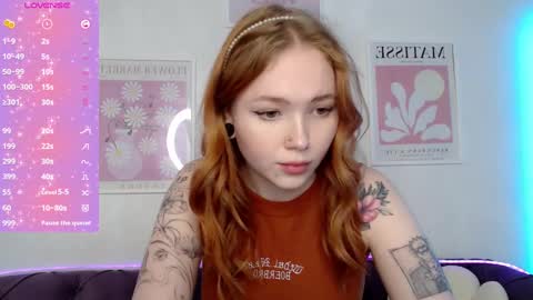 Snapshot of maya_light chatting on 01.29.25 Maya online show from 01.29.25