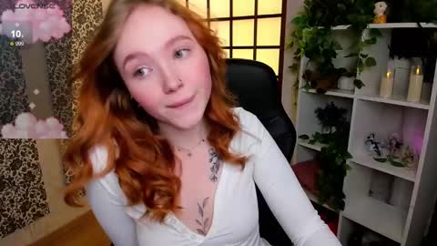 Snapshot of maya_light chatting on 02.27.25 Maya online show from 02.27.25