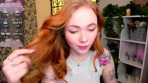 Snapshot of maya_light chatting on 03.01.25 Maya online show from 03.01.25