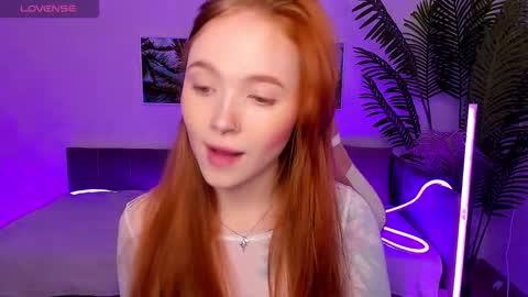 Snapshot of maya_light chatting on 10.14.25 Maya online show from 10.14.25