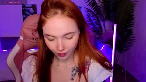 Snapshot of maya_light chatting on 10.15.25 Maya online show from 10.15.25