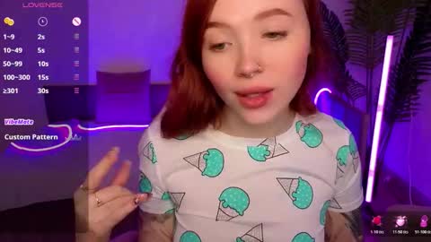 Snapshot of maya_light chatting on 11.16.25 Maya online show from 11.16.25