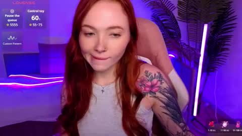 Snapshot of maya_light chatting on 11.20.25 Maya online show from 11.20.25