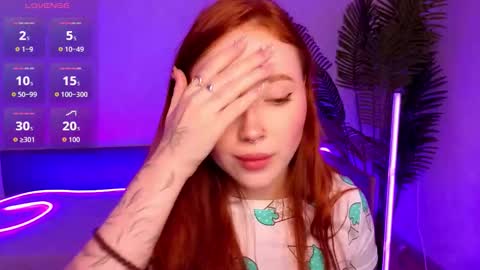 Snapshot of maya_light chatting on 11.23.25 Maya online show from 11.23.25