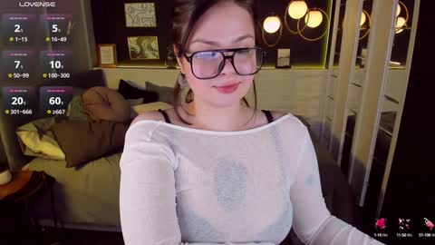 Woman online show from 01.02.25