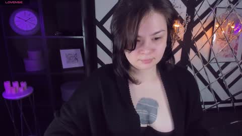 Woman online show from 01.20.25