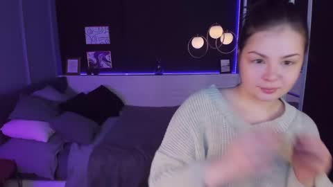 Woman online show from 02.15.25