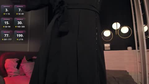 Woman online show from 11.14.25