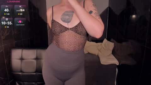 Woman online show from 11.26.25