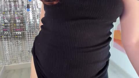 Woman online show from 11.29.25