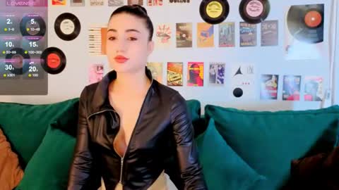 Snapshot of maya_rogerss chatting on 06.25.26 Maya online show from 06.25.26