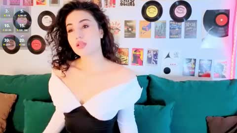Snapshot of maya_rogerss chatting on 07.14.26 Maya online show from 07.14.26